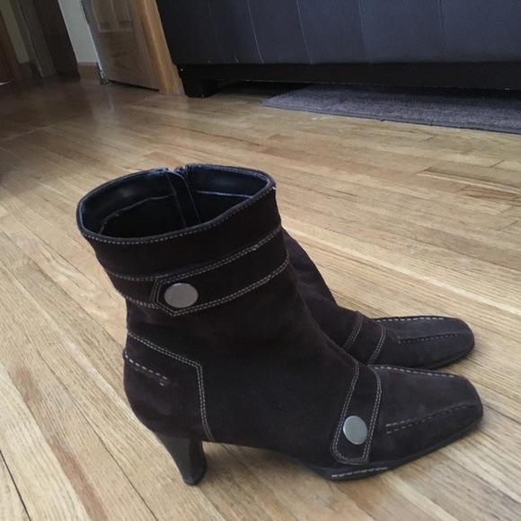 AEROSOLES Shoes - Brown suede ankle boots